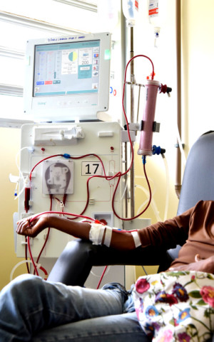8 La Verité sur le diabete O Centro de Hemodiálise do Hospital Regional de Sobradinho (HRS) no Distrito Federal, foi reformado para atender os requisitos estabelecidos pela Agência Nacional de Vigilância Sanitária (Anvisa). Doença renal crônica leva mais de 120 mil brasileiros para hemodiálise. Hipertensão, diabetes, obesidade e até mesmo uso descontrolado de remédios estão entre as principais causas das doenças dos rins. Paciente: Eleuza Borges Santana. Foto: Pillar Pedreira/Agência Senado
